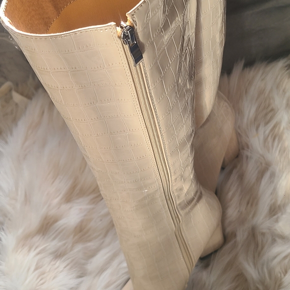 Snake Square Front Boots - Picture 11 of 16